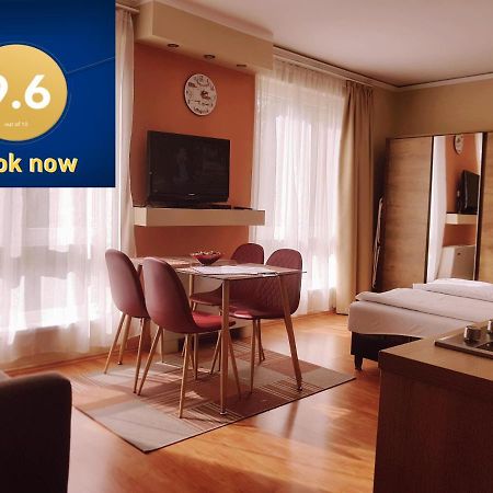 Lola Studio Apartman ハイデゥソボスロー エクステリア 写真