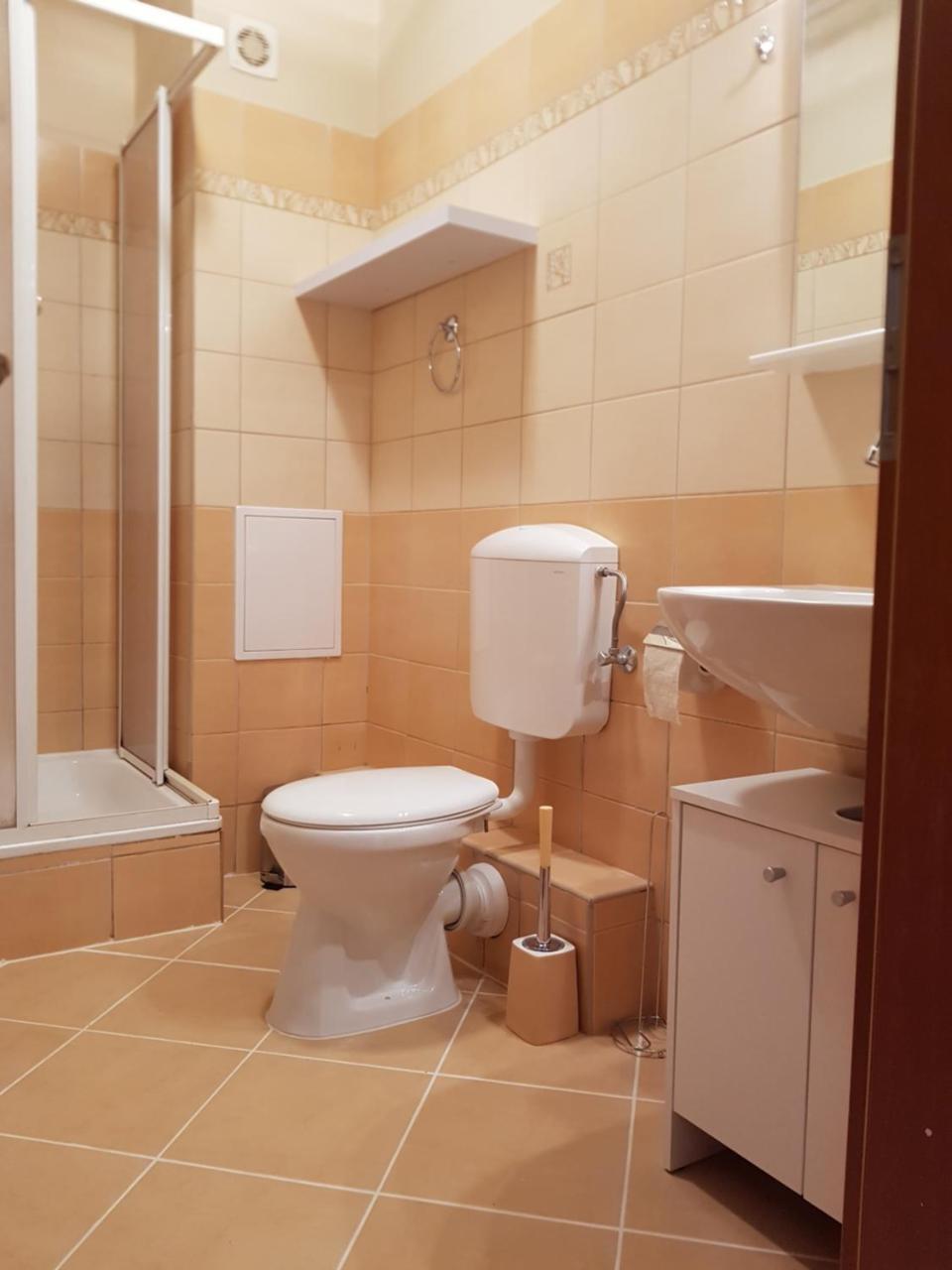 Lola Studio Apartman ハイデゥソボスロー エクステリア 写真