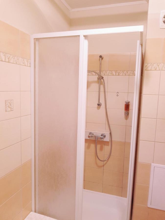 Lola Studio Apartman ハイデゥソボスロー エクステリア 写真