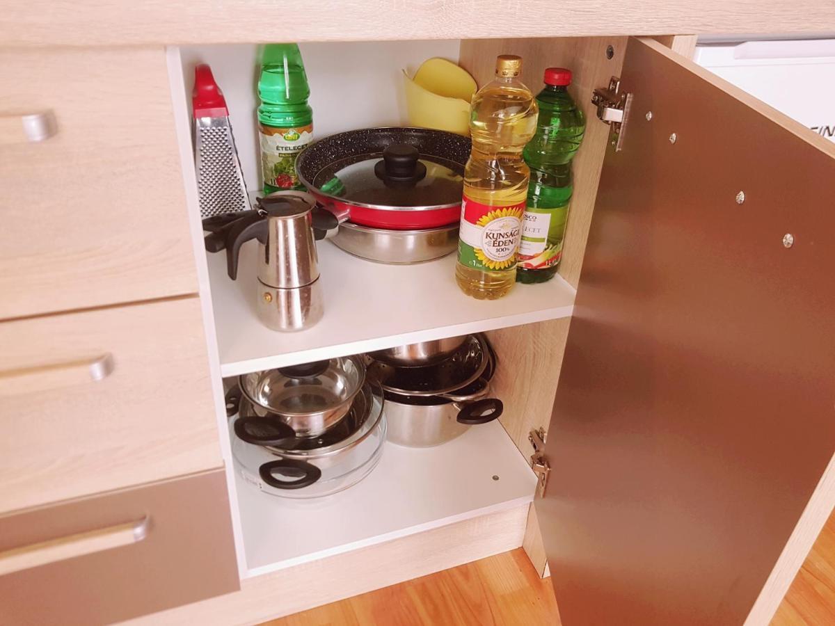 Lola Studio Apartman ハイデゥソボスロー エクステリア 写真