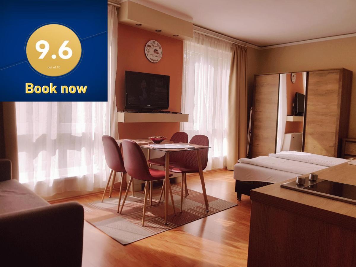 Lola Studio Apartman ハイデゥソボスロー エクステリア 写真